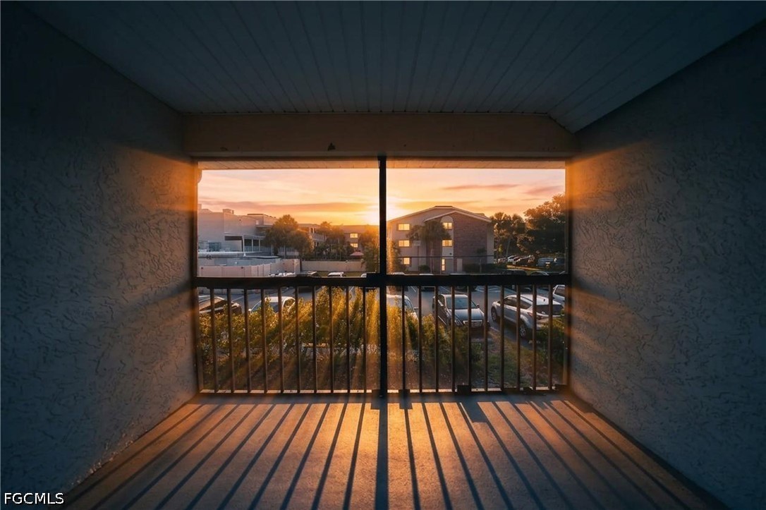 2 Bed Condominium for Sale in Westchester, photo 38