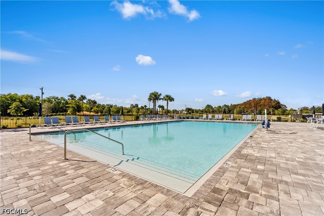 5 Bed SingleFamilyResidence for Sale in Savanna Lakes, FL — photo 38