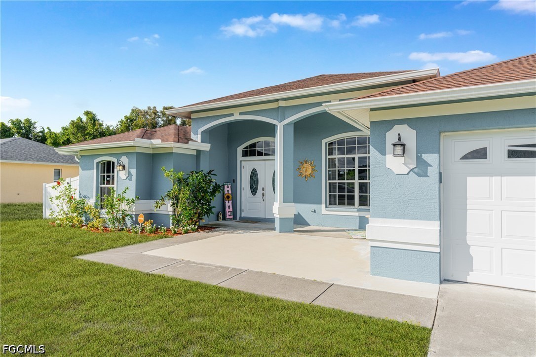 4 Bed SingleFamilyResidence for Sale in Mirror Lakes, FL — photo 38