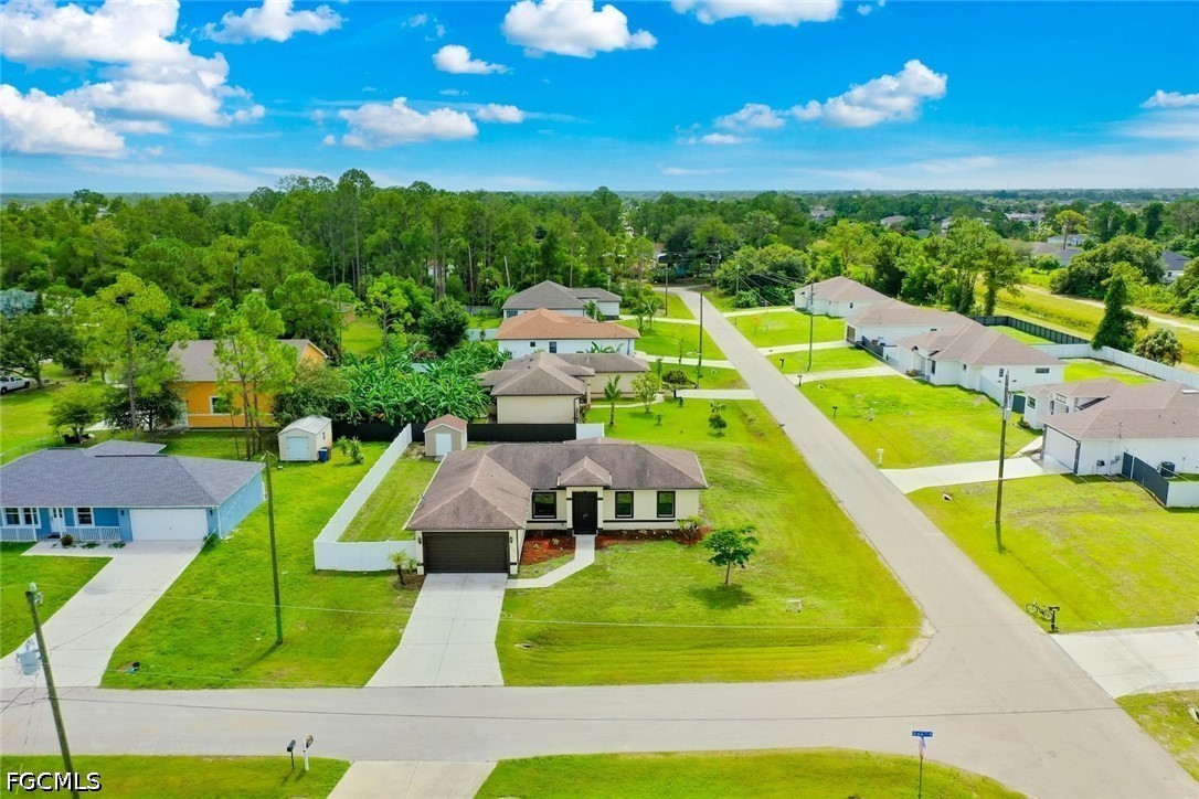 4 Bed SingleFamilyResidence for Sale in Lehigh Acres, photo 38