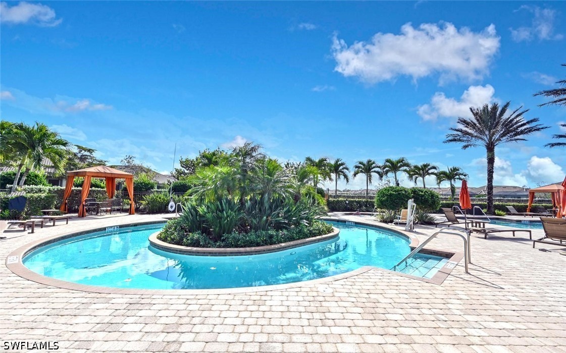 2 Bed Attached for Sale in Naples, photo 38