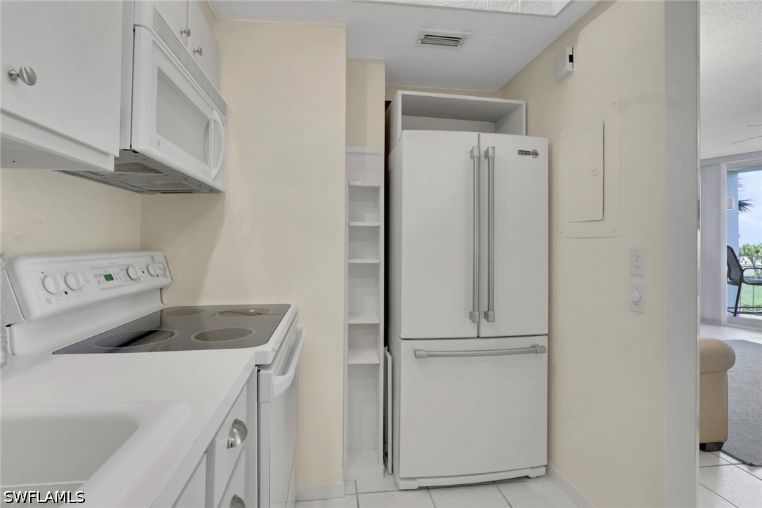 2 Bed Pool Home for Sale in Marco Island, photo 38