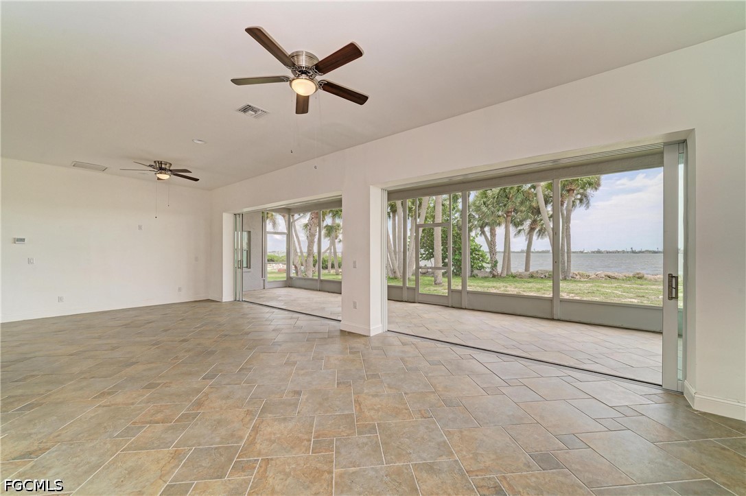 3 Bed Waterfront Home for Sale in Englewood, photo 38