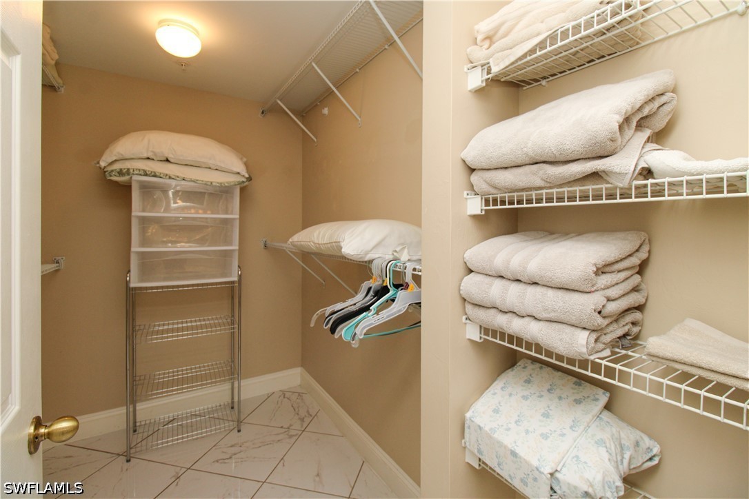 3 Bed Condominium for Sale in Vanderbilt Villas, photo 38