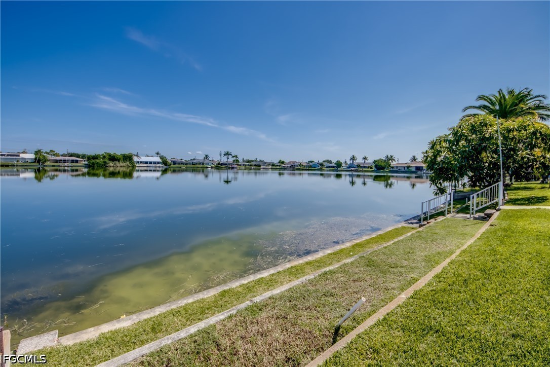 2 Bed Waterfront Home for Sale in Cape Coral, photo 38