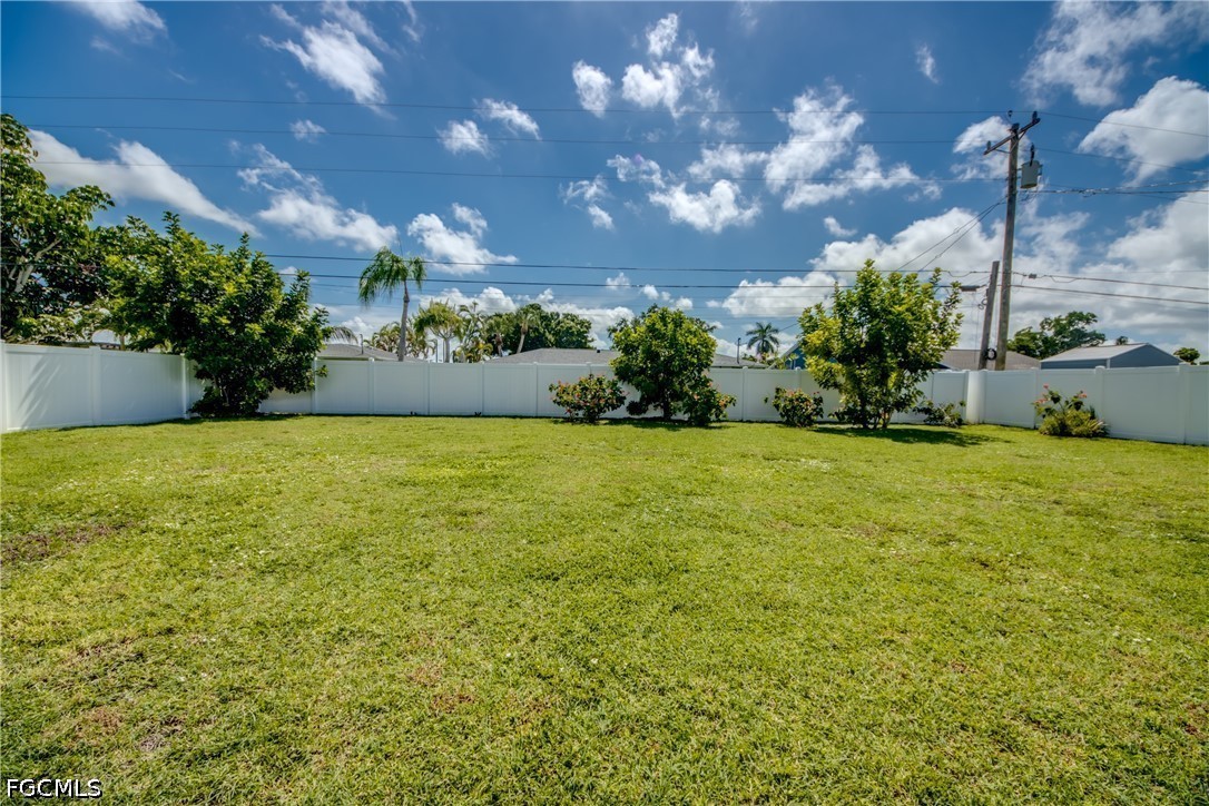 2 Bed SingleFamilyResidence for Sale in Cape Coral, photo 38