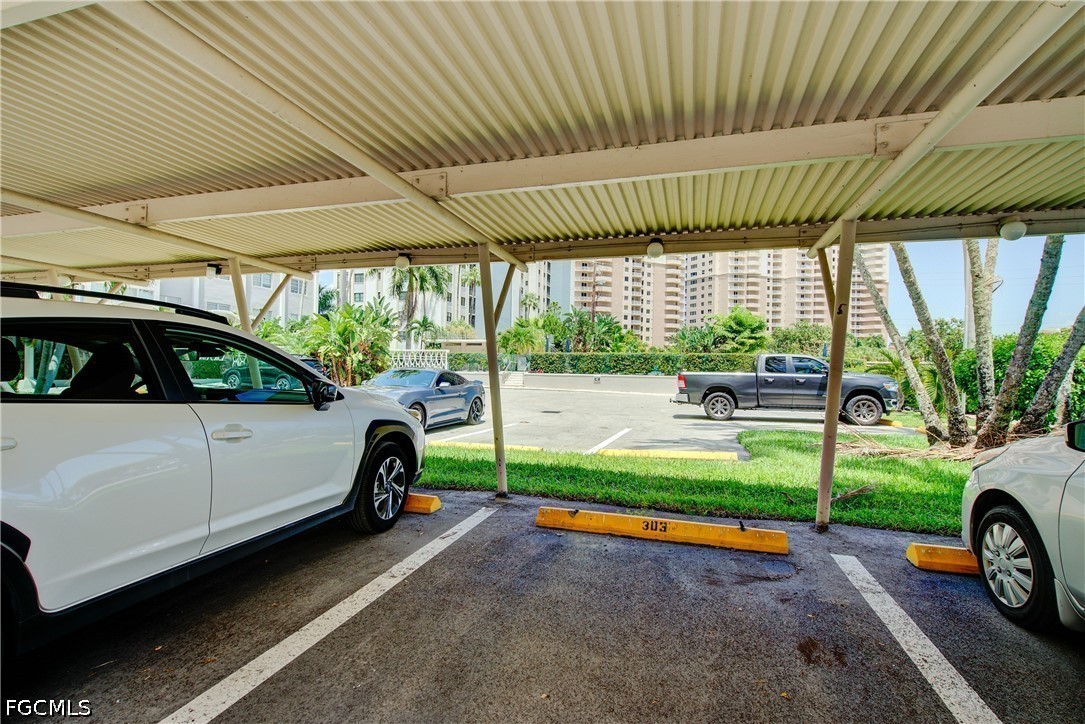 1 Bed Waterfront Home for Sale in Fort Myers, photo 38