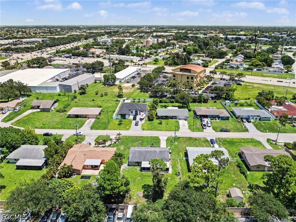 2 Bed SingleFamilyResidence for Sale in Cape Coral, photo 38