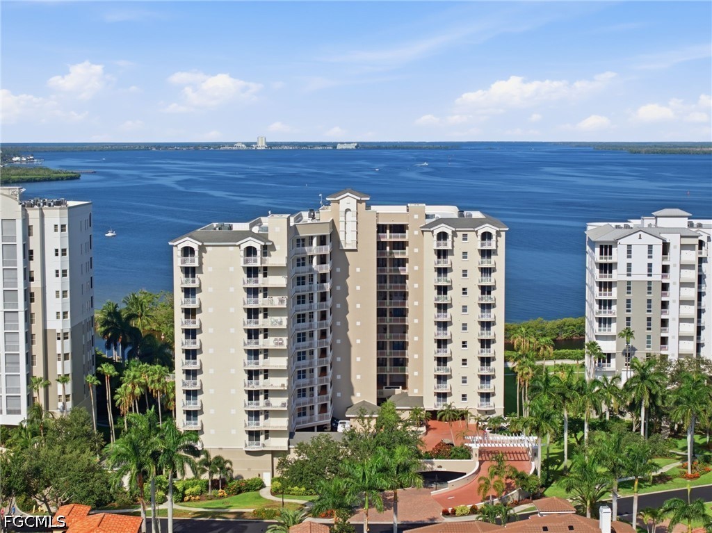 3 Bed Waterfront Home for Sale in The Shores, photo 38