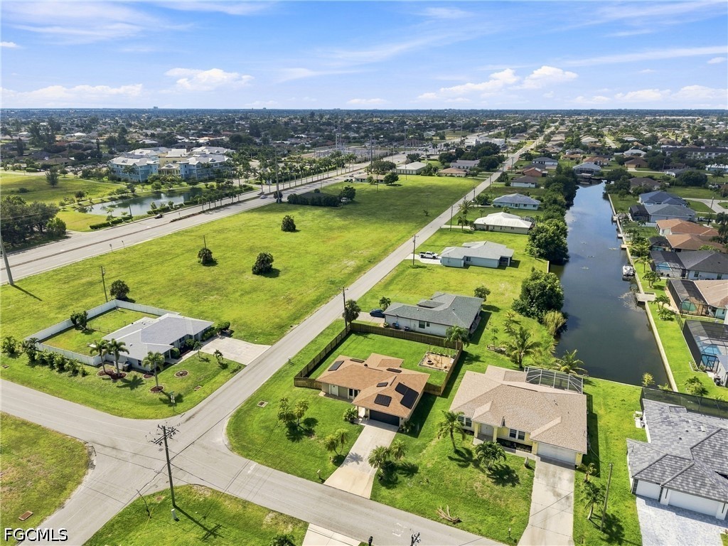 3 Bed SingleFamilyResidence for Sale in Cape Coral, photo 38
