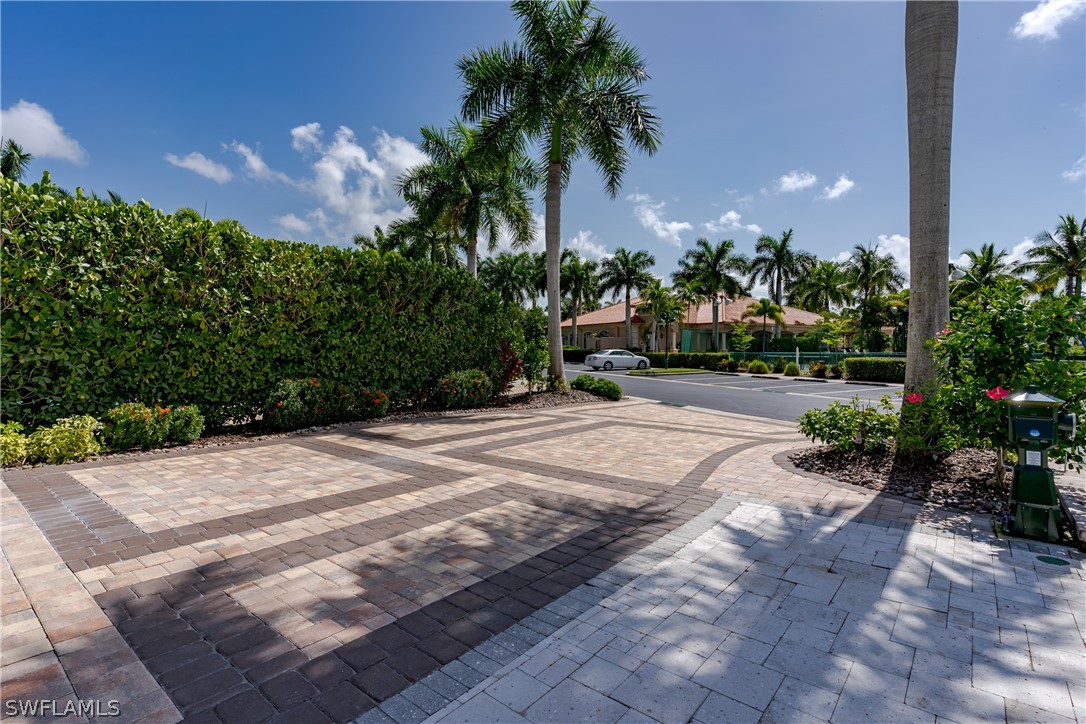 Waterfront Home for Sale in Naples, photo 39