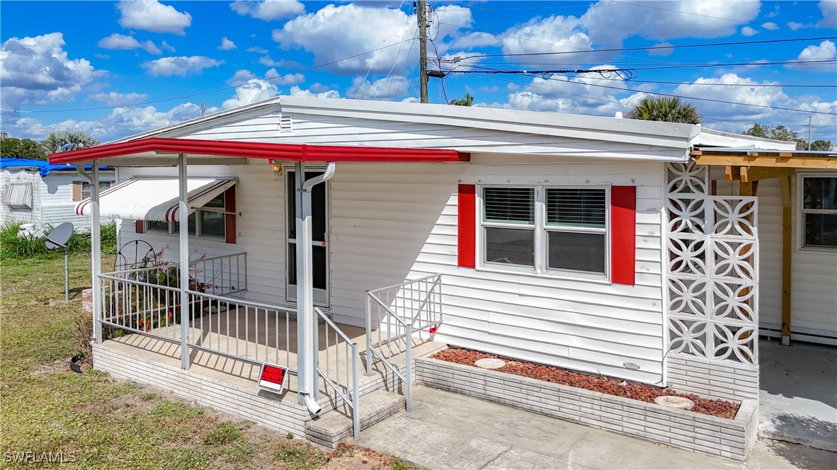 2 Bed ManufacturedHome for Sale in Mobile Manor, FL, $75,000 — photo 39