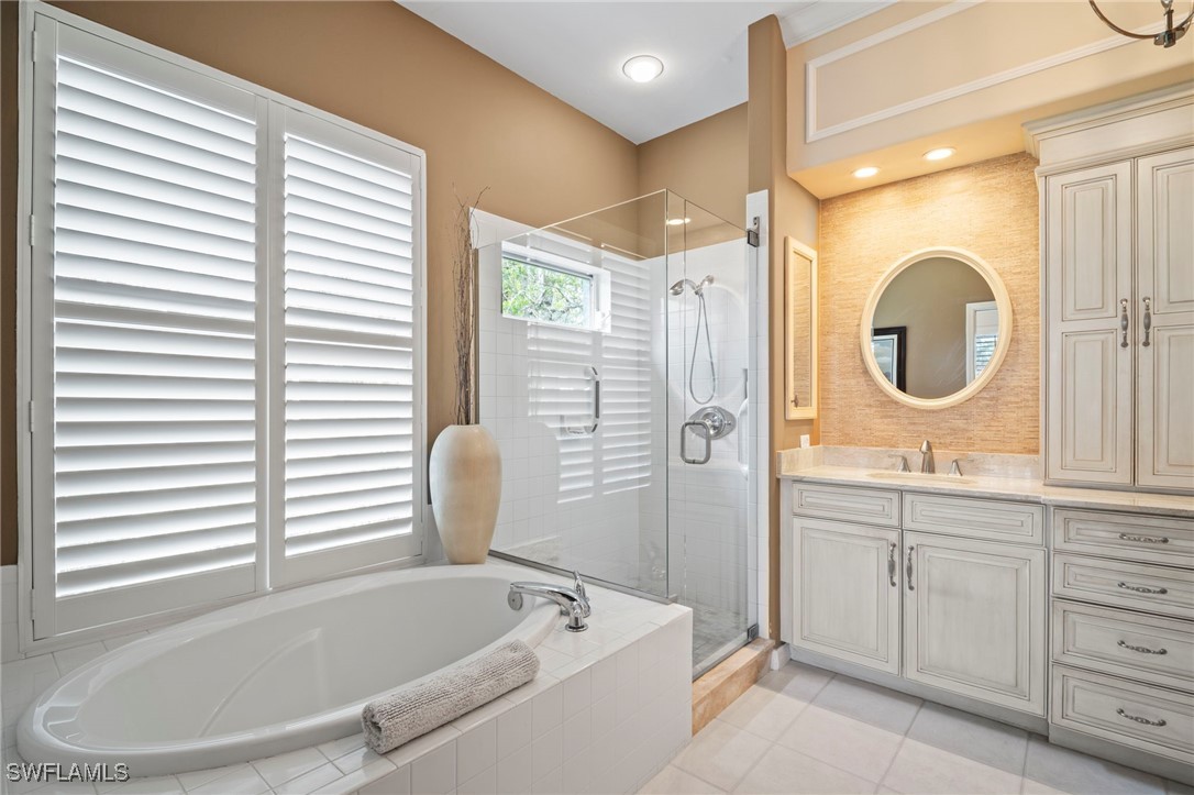 3 Bed SingleFamilyResidence for Sale in Naples, photo 39
