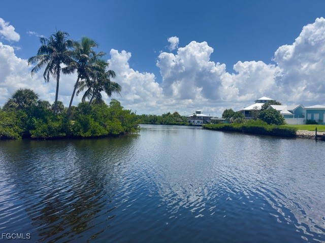 2 Bed Waterfront Home for Sale in Bokeelia, photo 39