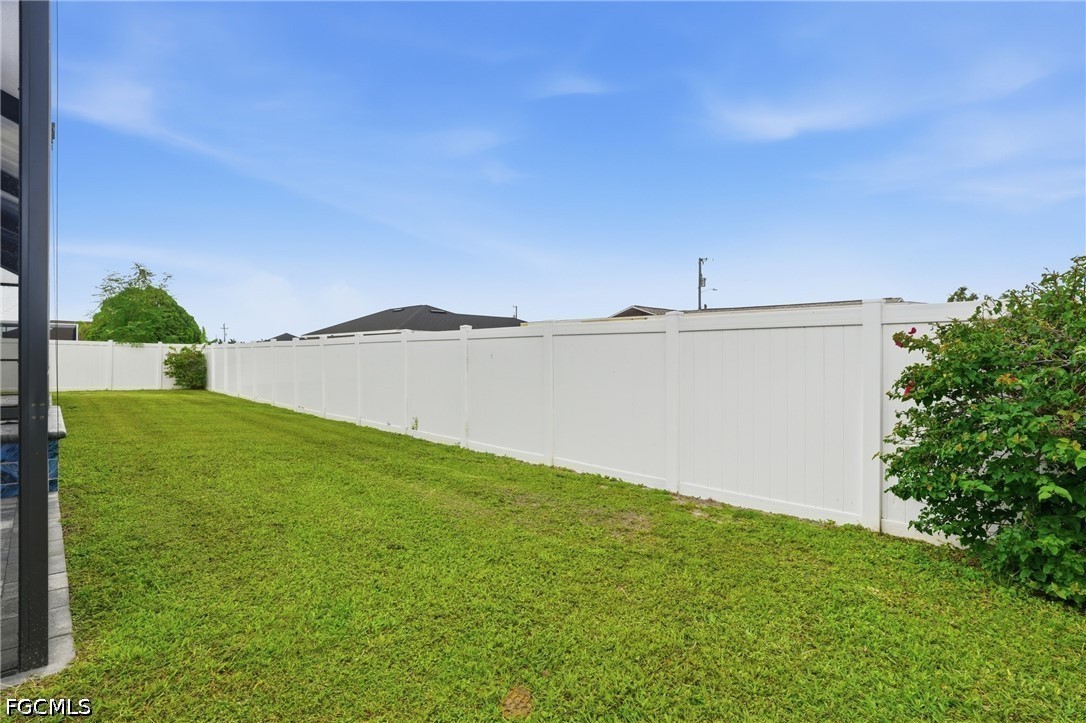 3 Bed Pool Home for Sale in Cape Coral, photo 39