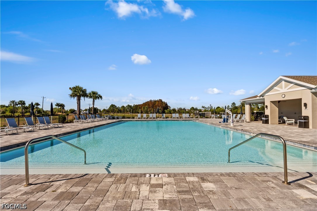 5 Bed SingleFamilyResidence for Sale in Savanna Lakes, FL — photo 39