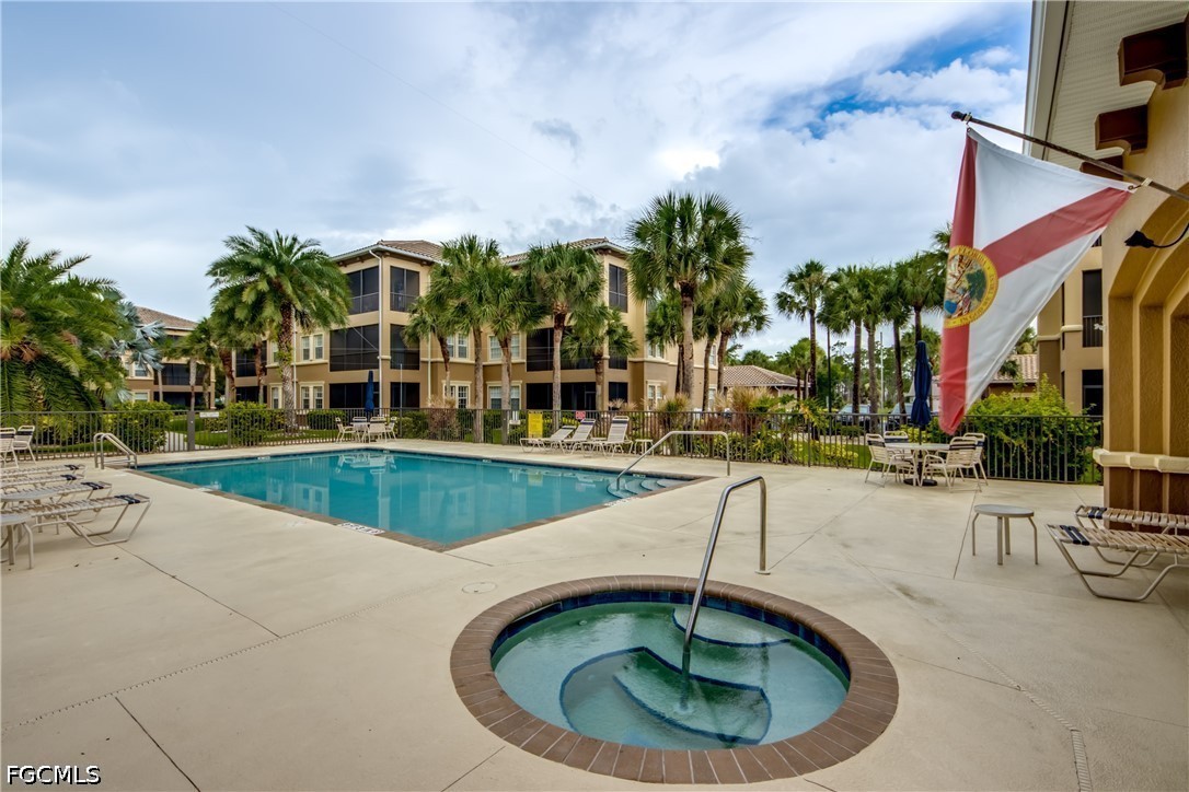 2 Bed Condominium for Sale in Tuscany Court, FL, $250,000 — photo 39