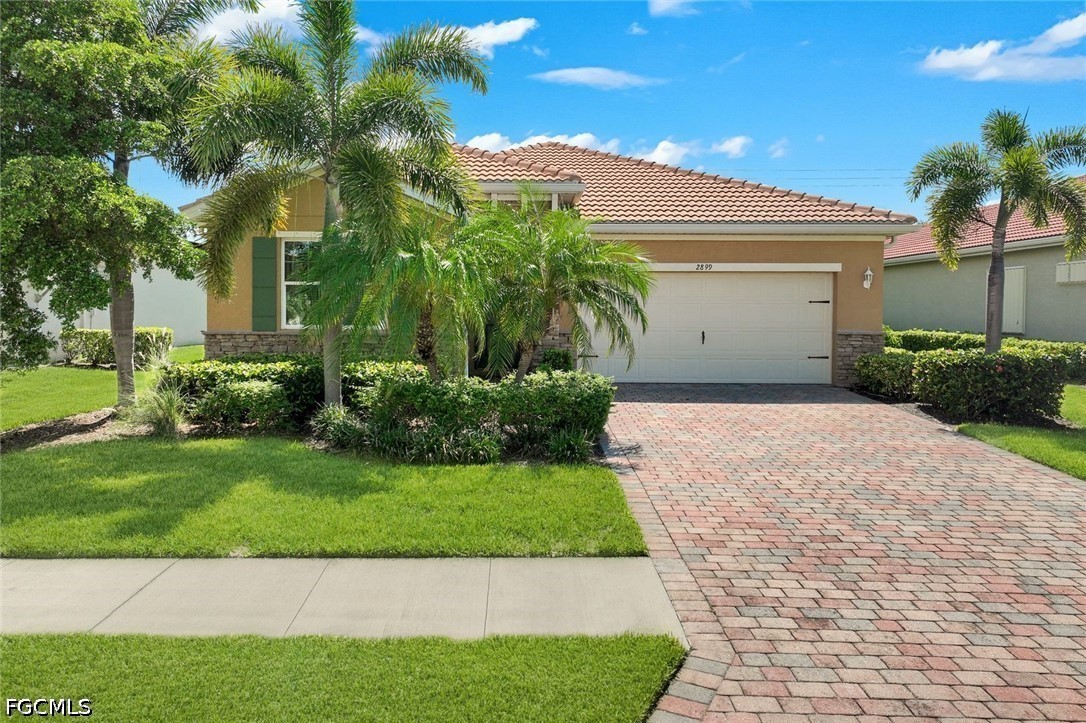 3 Bed SingleFamilyResidence for Sale in Sunset Pointe, FL — photo 39