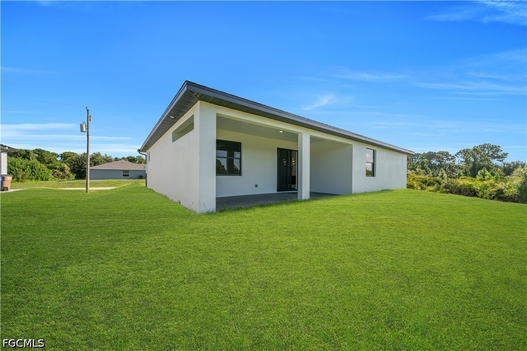 3 Bed Waterfront Home for Sale in Lehigh Acres, photo 39