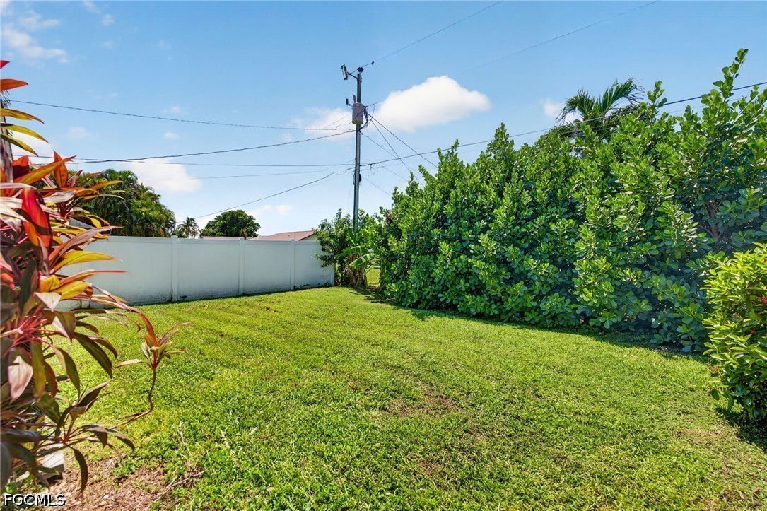 3 Bed Pool Home for Sale in Cape Coral, photo 39