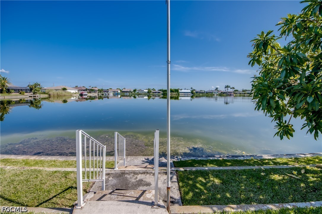 2 Bed Waterfront Home for Sale in Cape Coral, photo 39