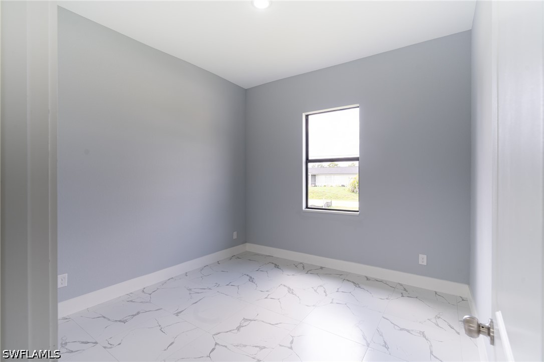 4 Bed SingleFamilyResidence for Sale in Lehigh Acres, photo 39