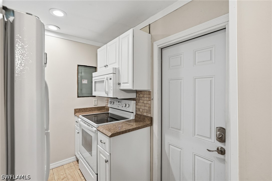 3 Bed SingleFamilyResidence for Sale in Naples, photo 39