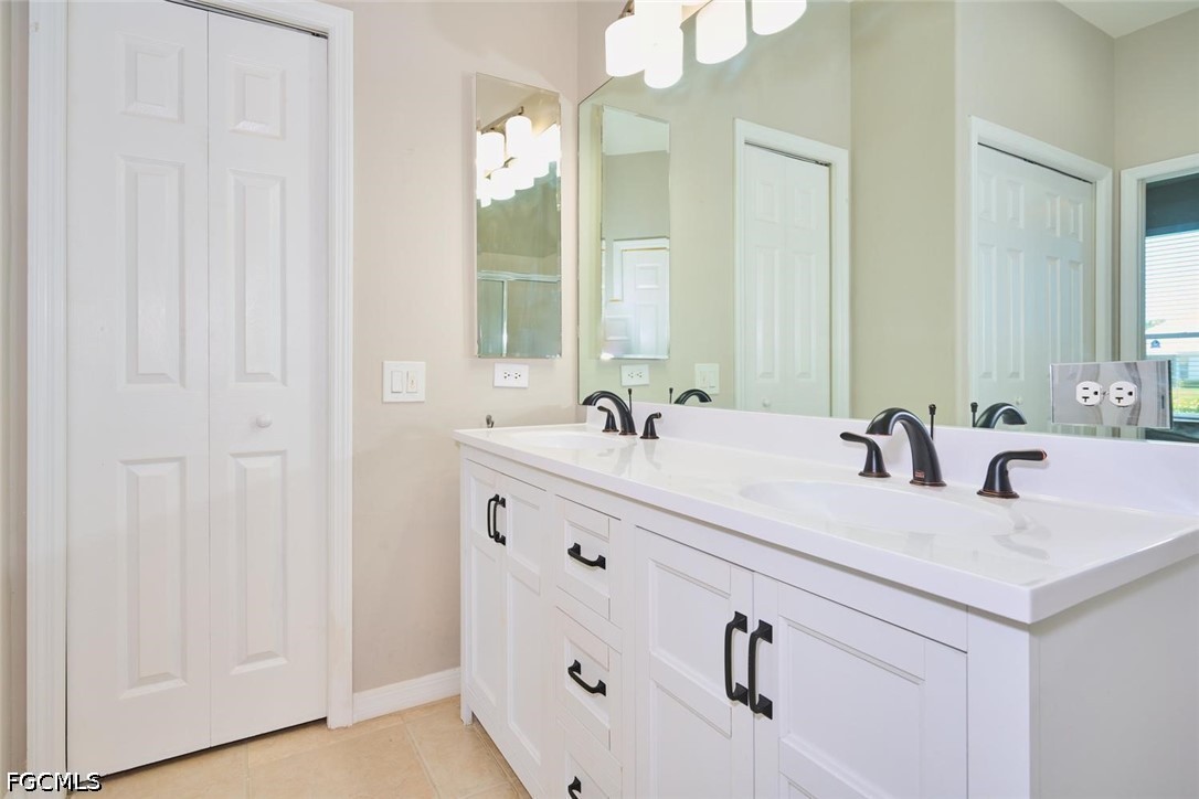 2 Bed Waterfront Home for Sale in Fort Myers, photo 39