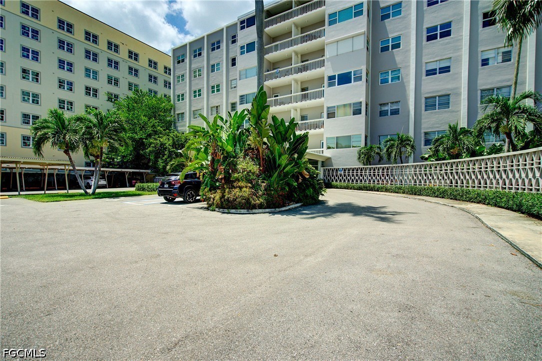 1 Bed Waterfront Home for Sale in Fort Myers, photo 39