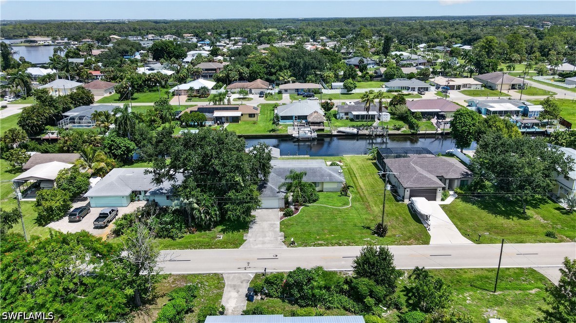 3 Bed Waterfront Home for Sale in Fort Myers, photo 39