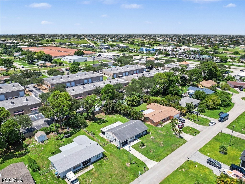2 Bed SingleFamilyResidence for Sale in Cape Coral, photo 39
