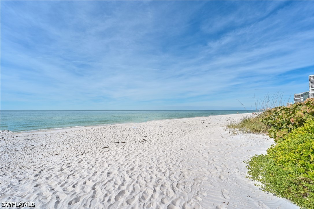 2 Bed Waterfront Home for Sale in Naples, photo 39