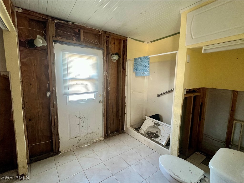 2 Bed Waterfront Home for Sale in Matlacha, photo 40