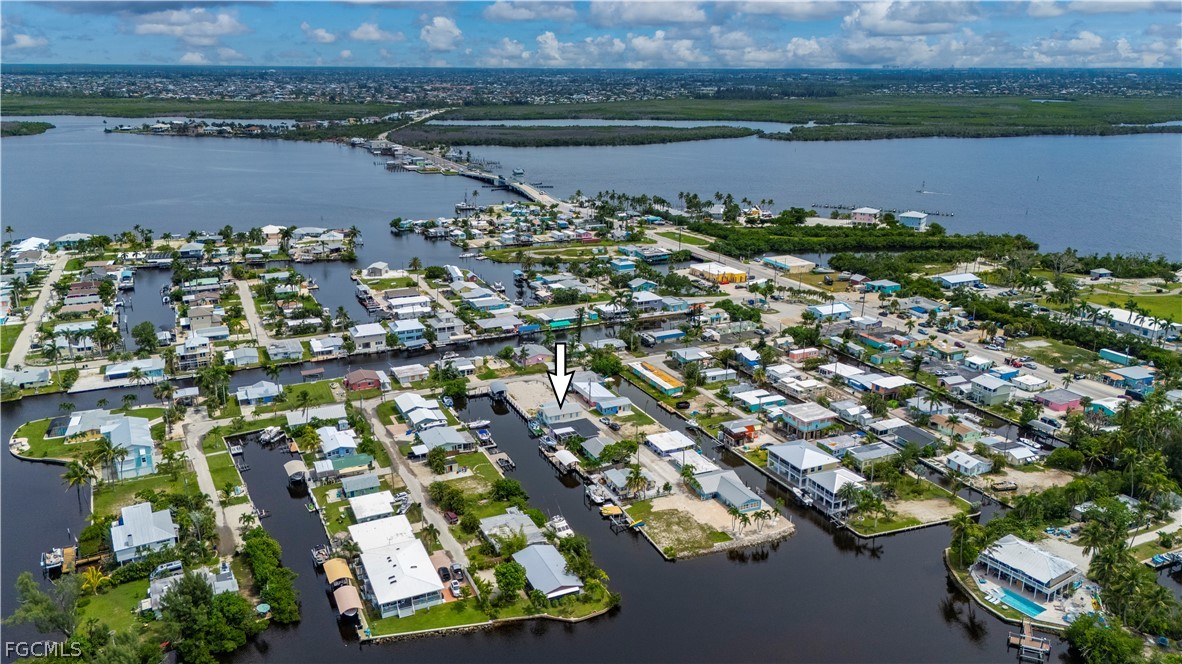 2 Bed Waterfront Home for Sale in Matlacha, FL, $299,900 — photo 40