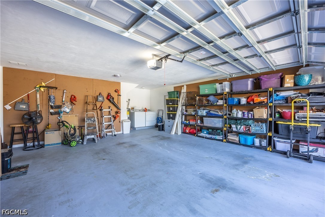 4 Bed SingleFamilyResidence for Sale in Cape Coral, photo 40
