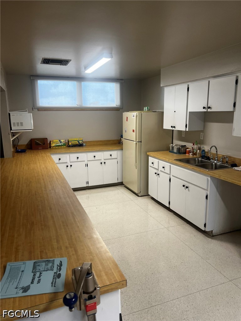 2 Bed ManufacturedHome for Sale in Tamiami Village, FL — photo 40