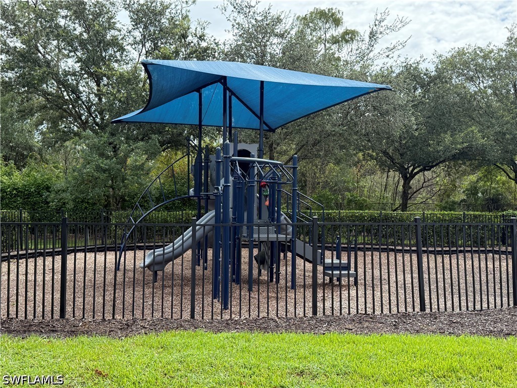 3 Bed Townhouse for Sale in Colonnade At Forum, FL, $289,000 — photo 40
