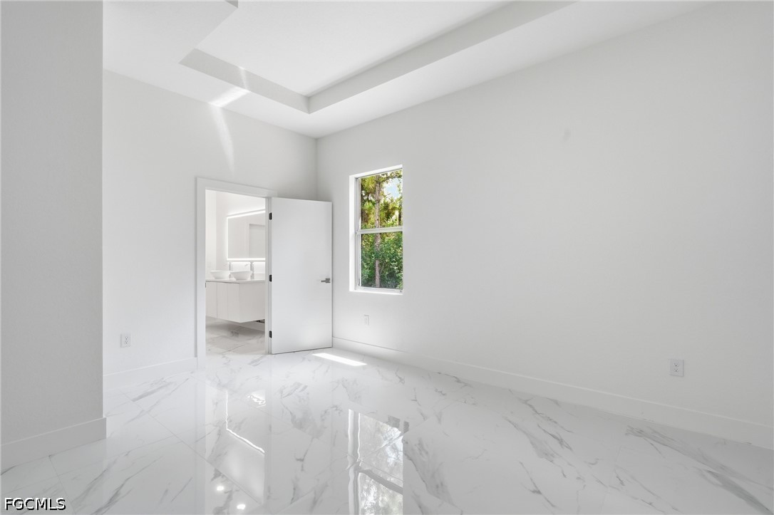 3 Bed SingleFamilyResidence for Sale in Port Labelle, photo 40