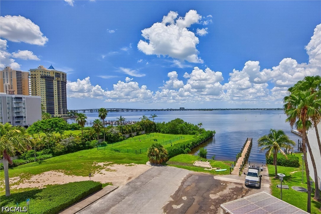 2 Bed Waterfront Home for Sale in Oasis, photo 40