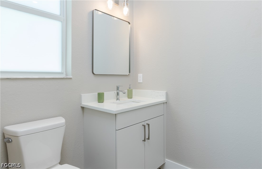 4 Bed Waterfront Home for Sale in Cape Coral, photo 40