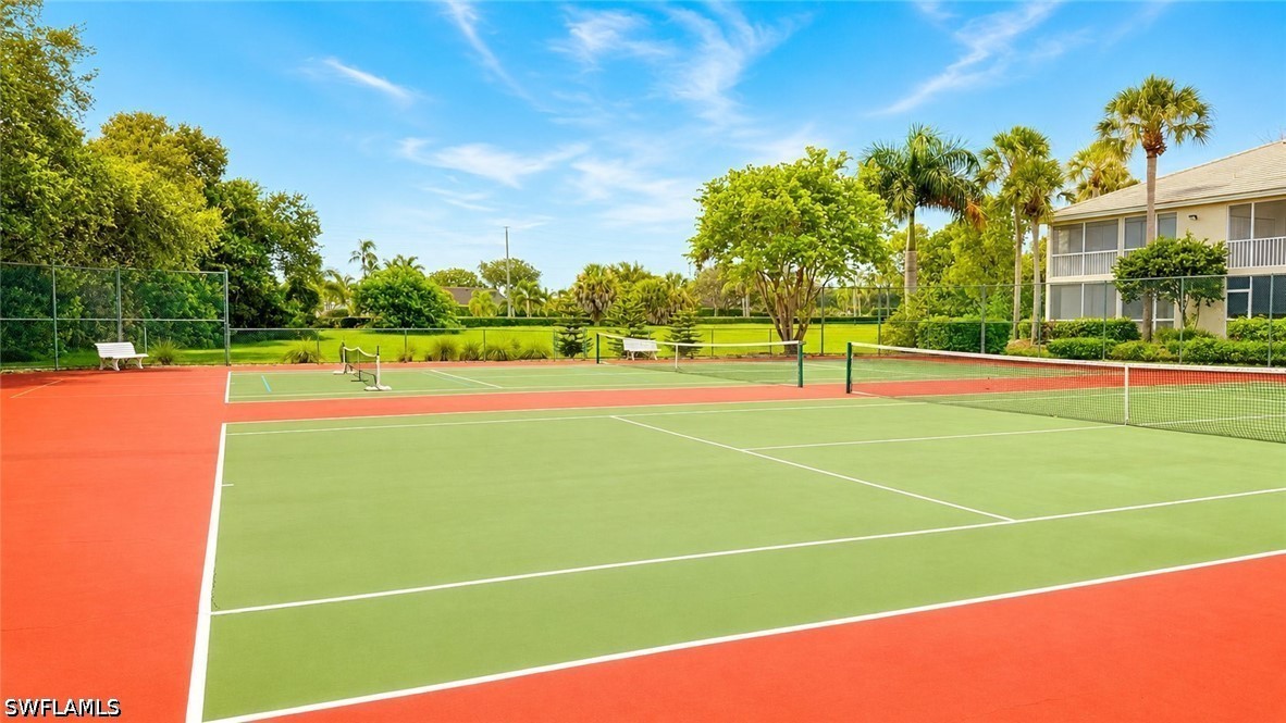 2 Bed Condominium for Sale in Twelve Oaks, photo 40