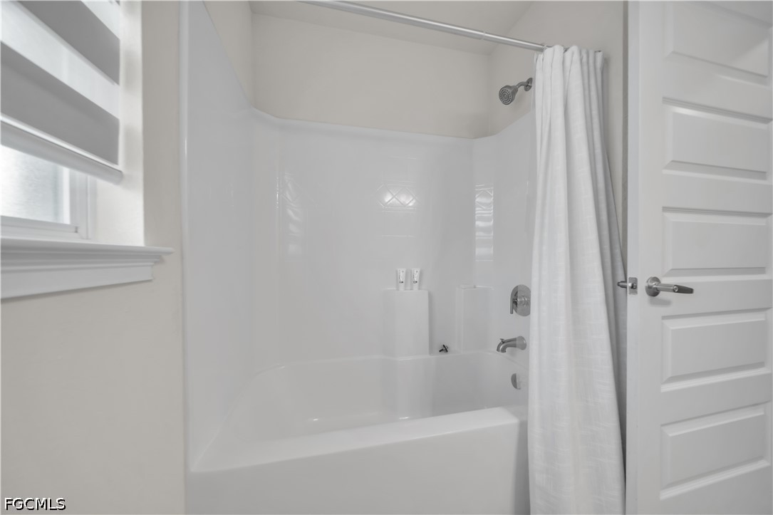 4 Bed Waterfront Home for Sale in Cape Coral, photo 40