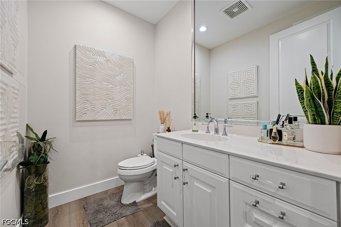 4 Bed Waterfront Home for Sale in Fort Myers, photo 40