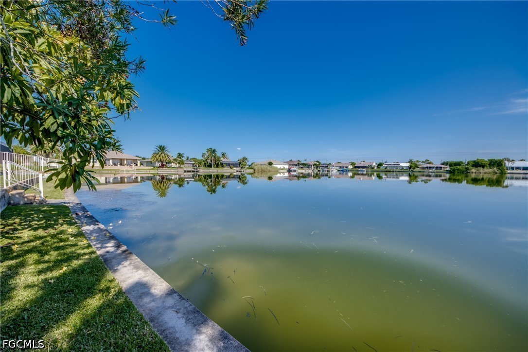2 Bed Waterfront Home for Sale in Cape Coral, photo 40