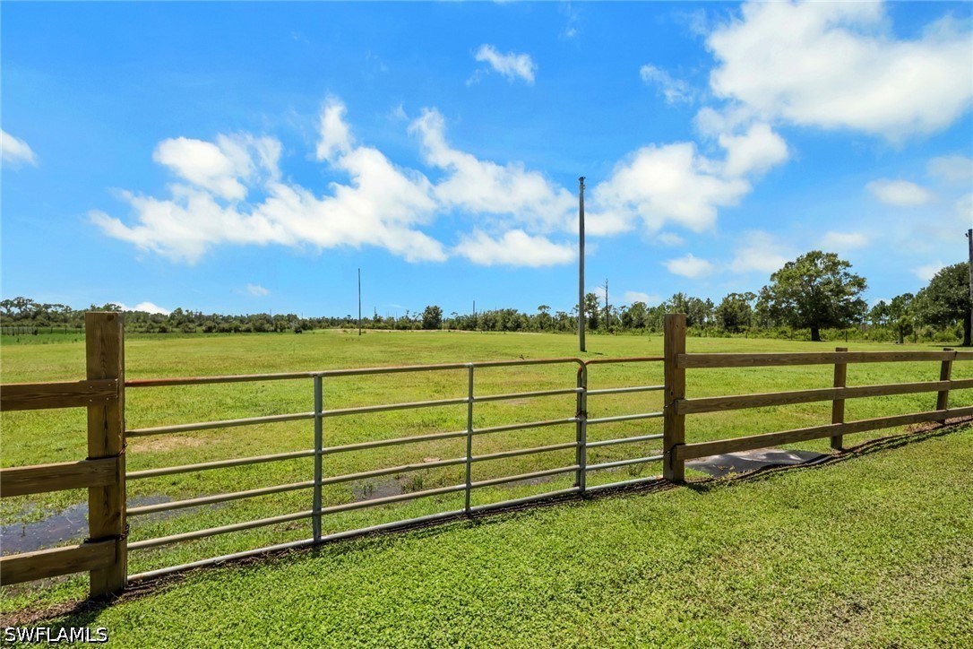 2 Bed Pool Home for Sale in Acreage, photo 40
