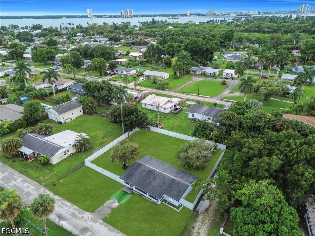 2 Bed SingleFamilyResidence for Sale in North Fort Myers, photo 40