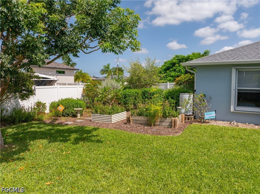 3 Bed SingleFamilyResidence for Sale in Cape Coral, photo 40