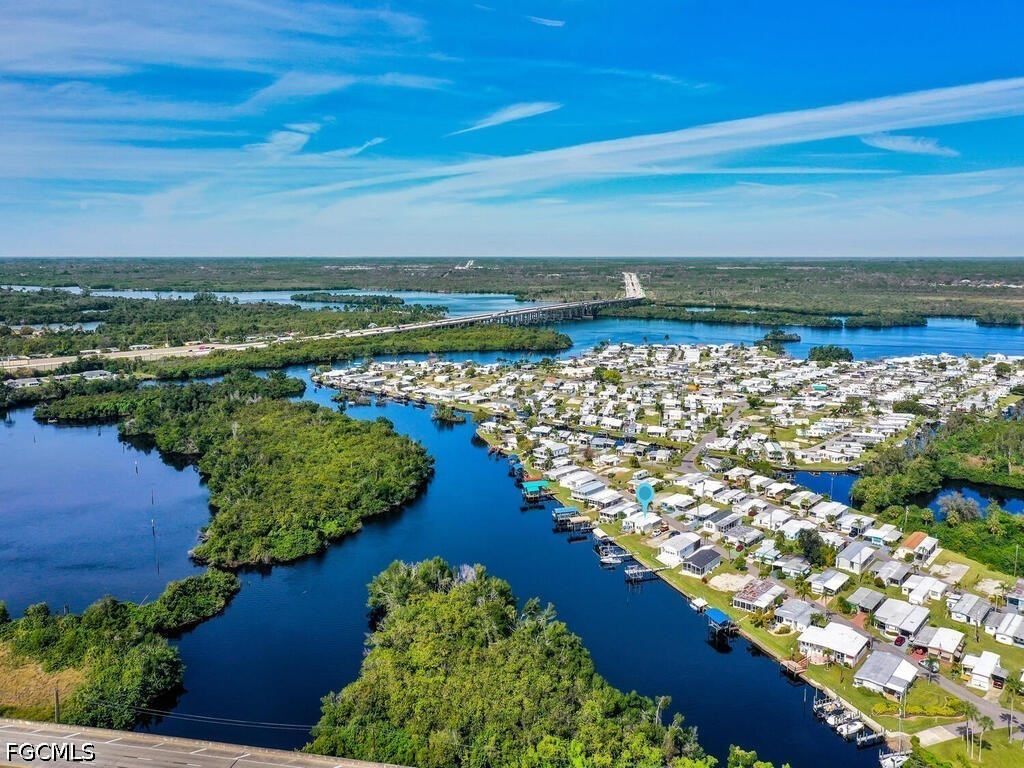 2 Bed Waterfront Home for Sale in Fort Myers, photo 40