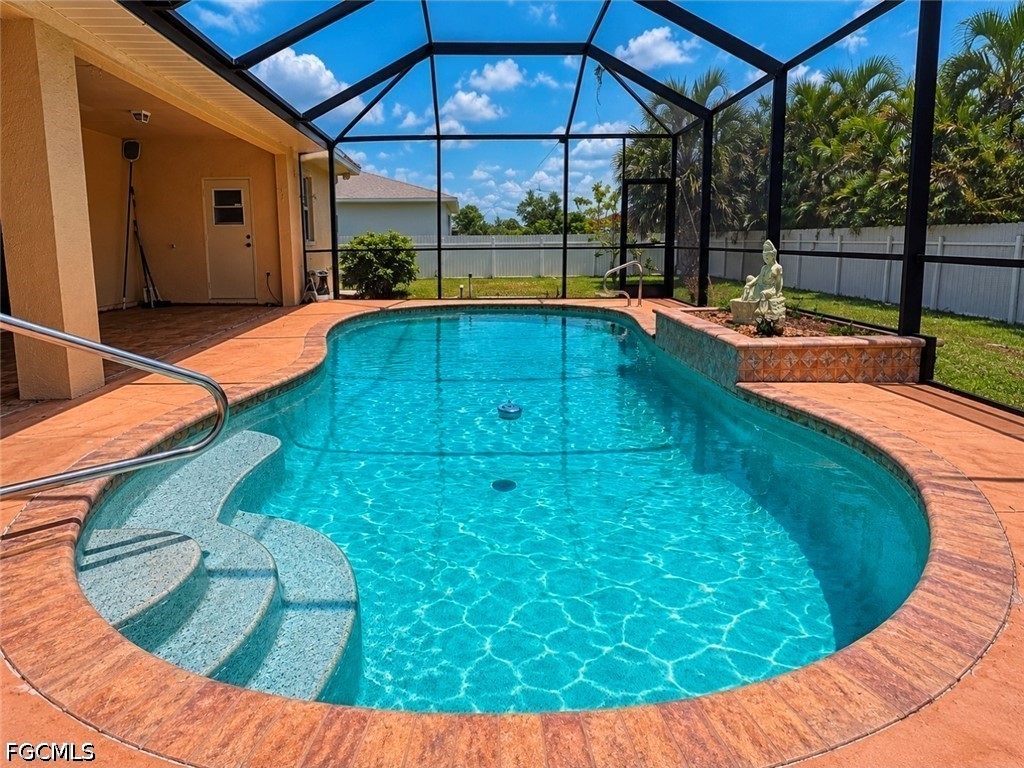 3 Bed Pool Home for Sale in Cape Coral, photo 40
