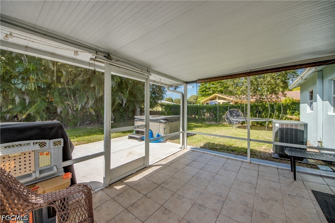 3 Bed SingleFamilyResidence for Sale in Naples, photo 40